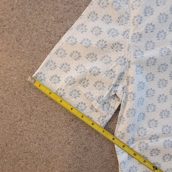 Club Monaco Small Button Down Short Sleeve - Picture 4 of 5